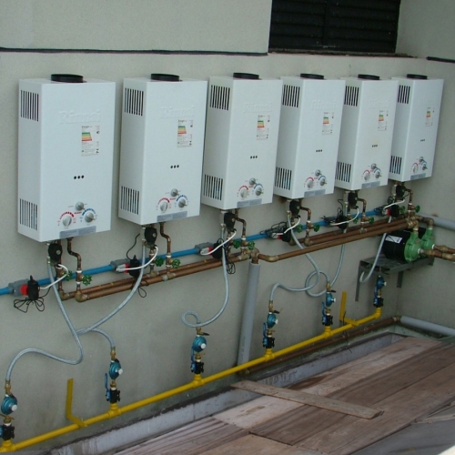 Sistema auxiliar de aquecimento a gás predial